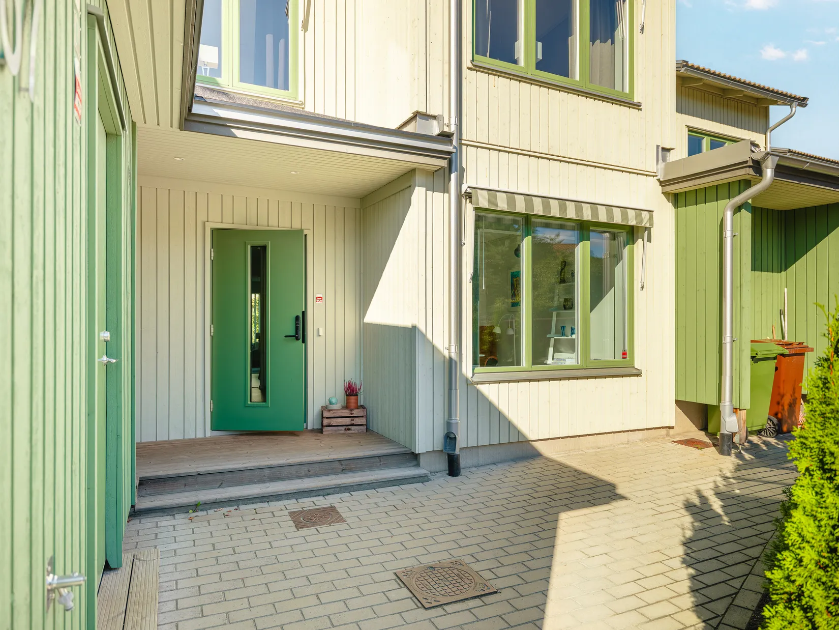 Radhus, Krögers Promenad 37, Silverdal, Sollentuna