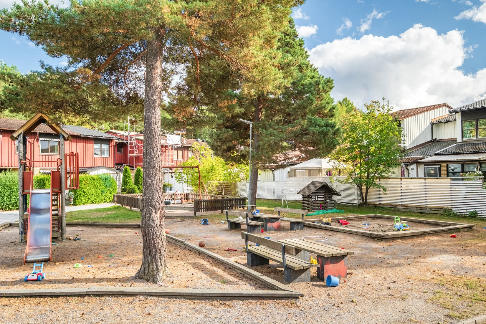 Radhus, Kragstalundsvägen 29, Kragstalund, Vallentuna