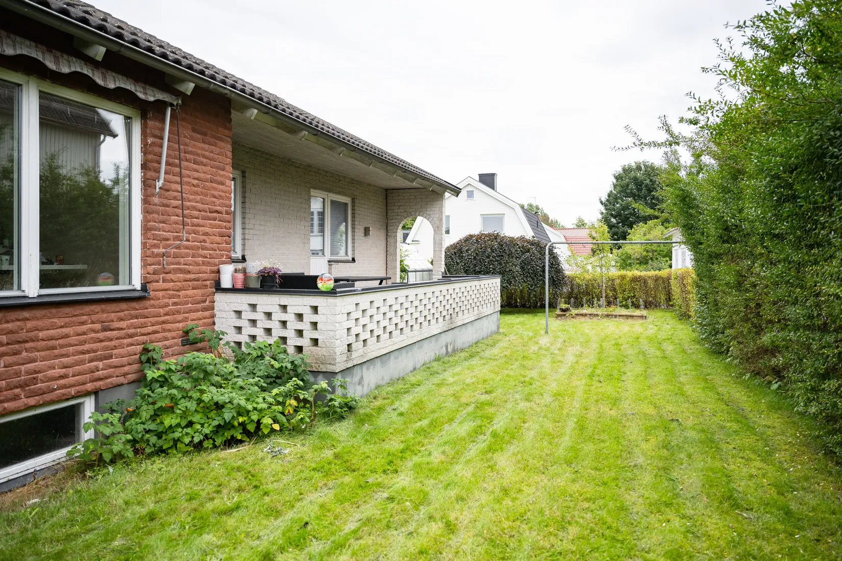 Villa, Östra Aspängsgatan 4, Kinna, Mark