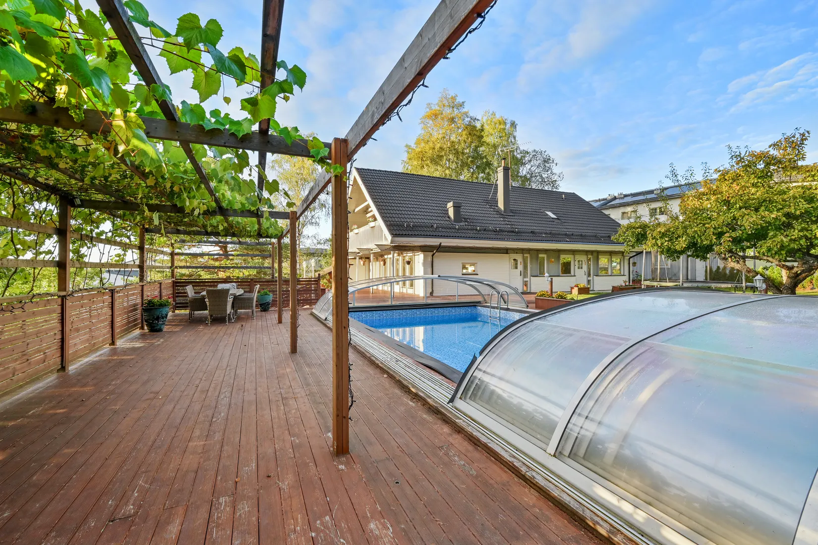 Villa, Kapellvägen 5, Håbo