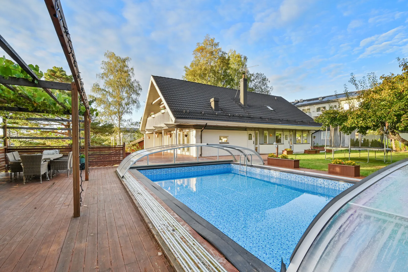 Villa, Kapellvägen 5, Håbo