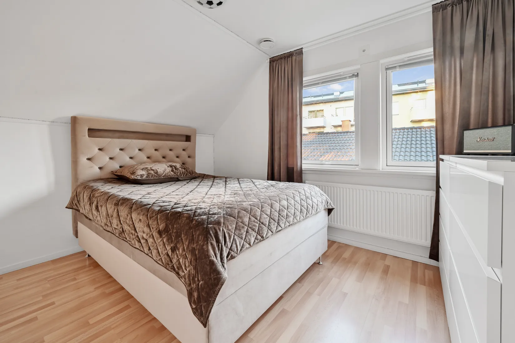 Villa, Kapellvägen 5, Håbo