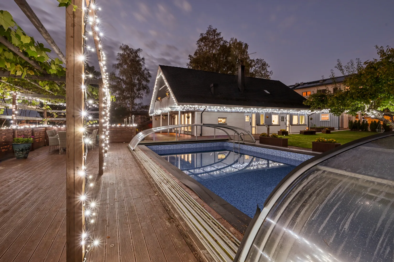 Villa, Kapellvägen 5, Håbo
