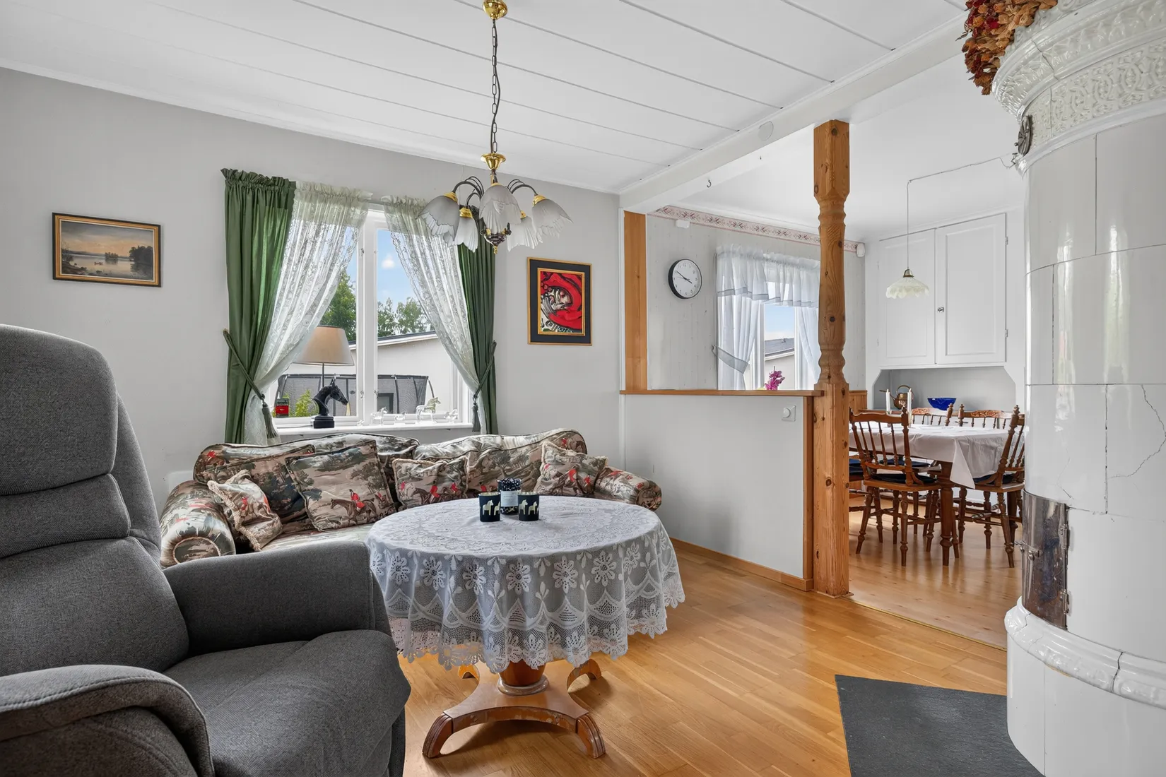 Villa, Skogalundsgatan 9, Skogstorp, Kumla