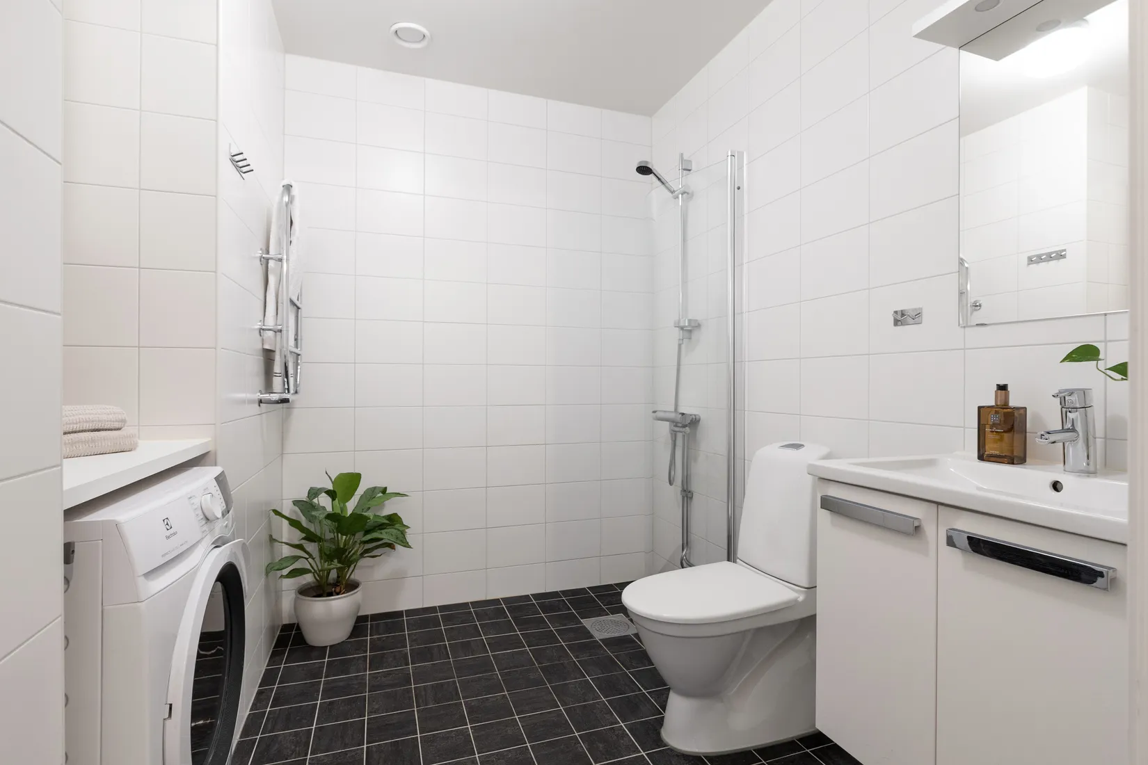 Bostadsrätt, Mittfältsgatan 13, Råsunda, Solna