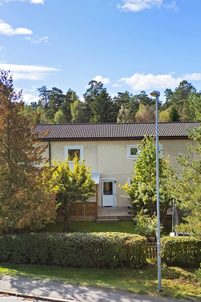 Radhus, Clementingränd 22, Viksjö - Hummelmora, Järfälla