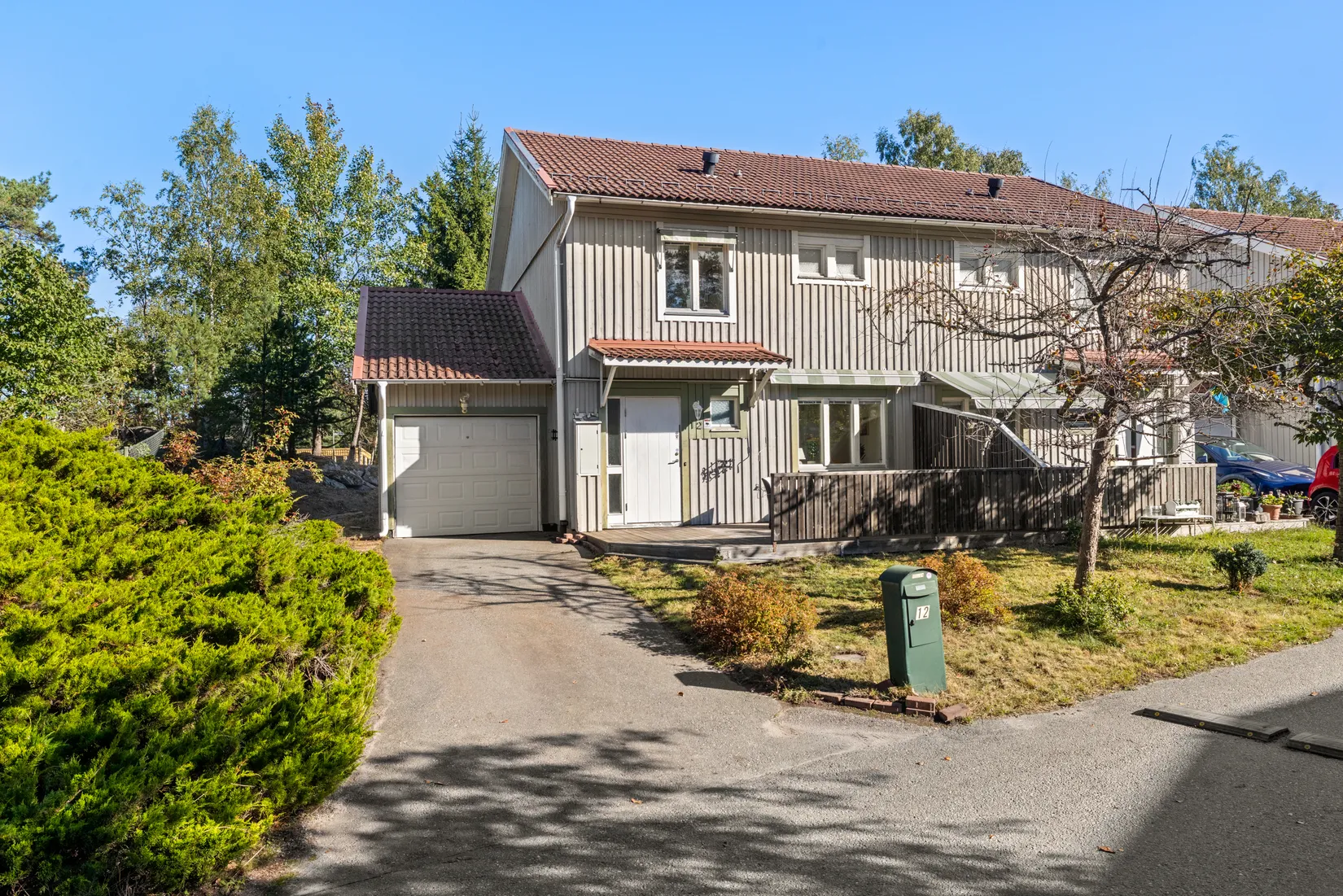 Radhus, Åbroddsgränd 12, Västra Farmarstigen, Tyresö
