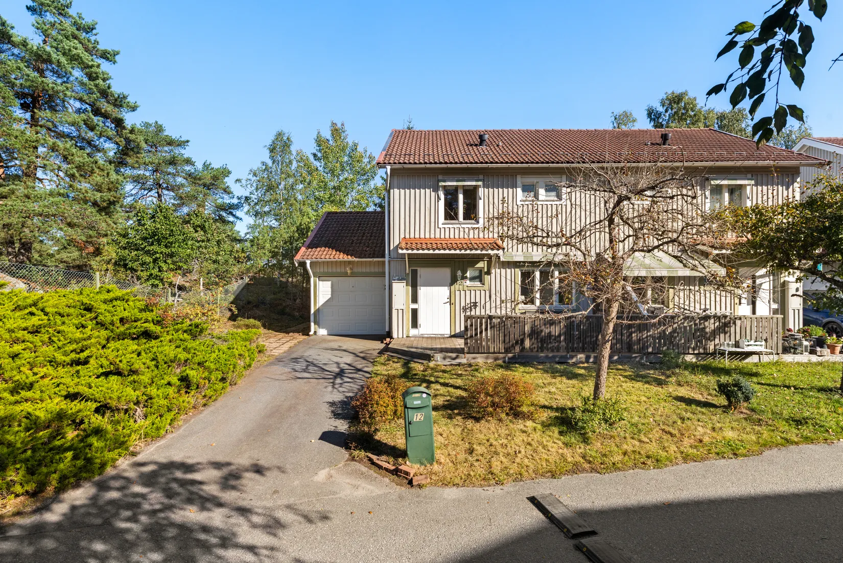 Radhus, Åbroddsgränd 12, Västra Farmarstigen, Tyresö