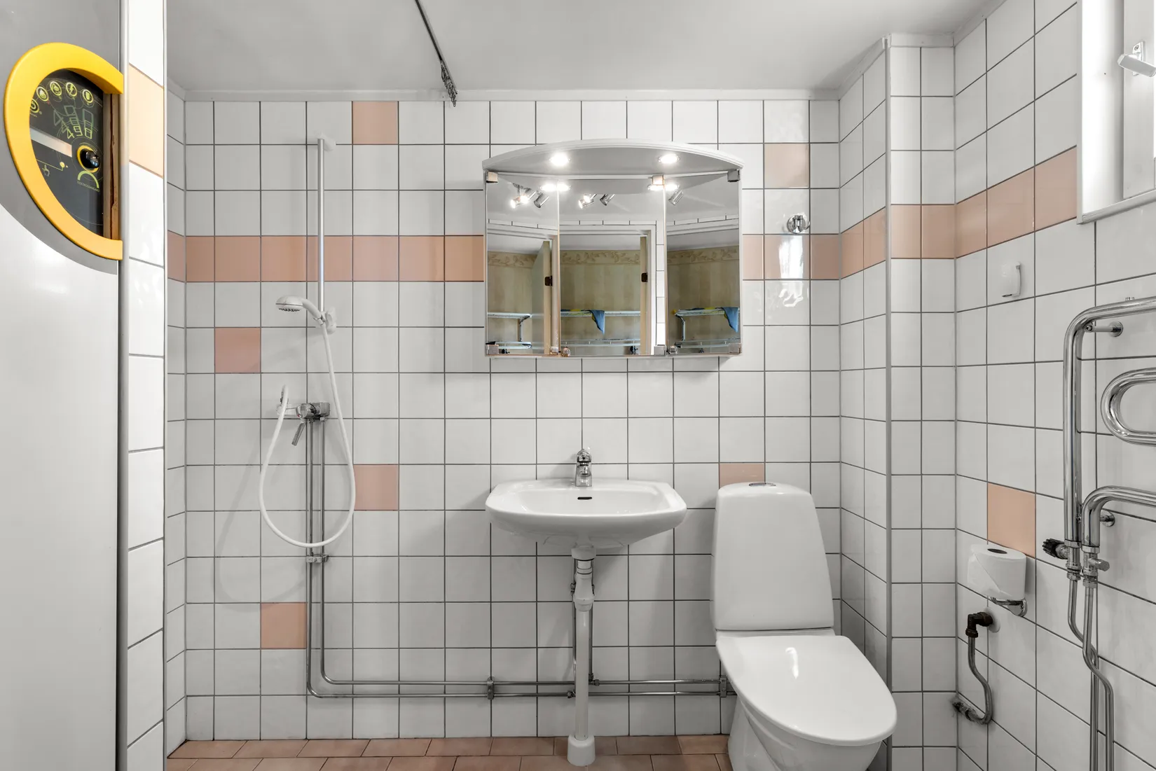 Radhus, Åbroddsgränd 12, Västra Farmarstigen, Tyresö