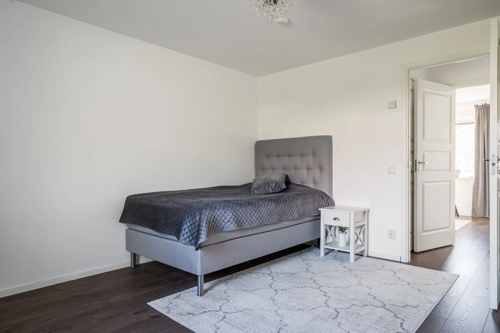 Radhus, Greta Adrians väg 20, Mellringe, Örebro