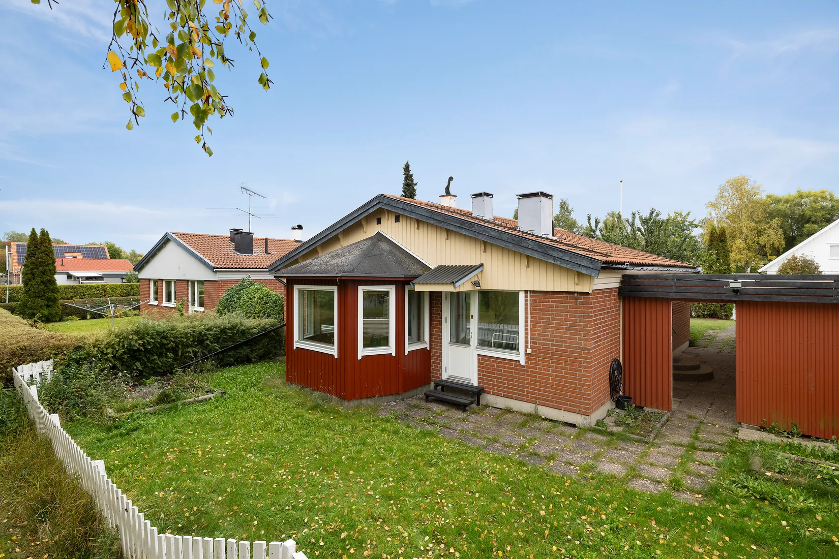 Radhus, Solrosvägen 16, Arenberga, Sigtuna