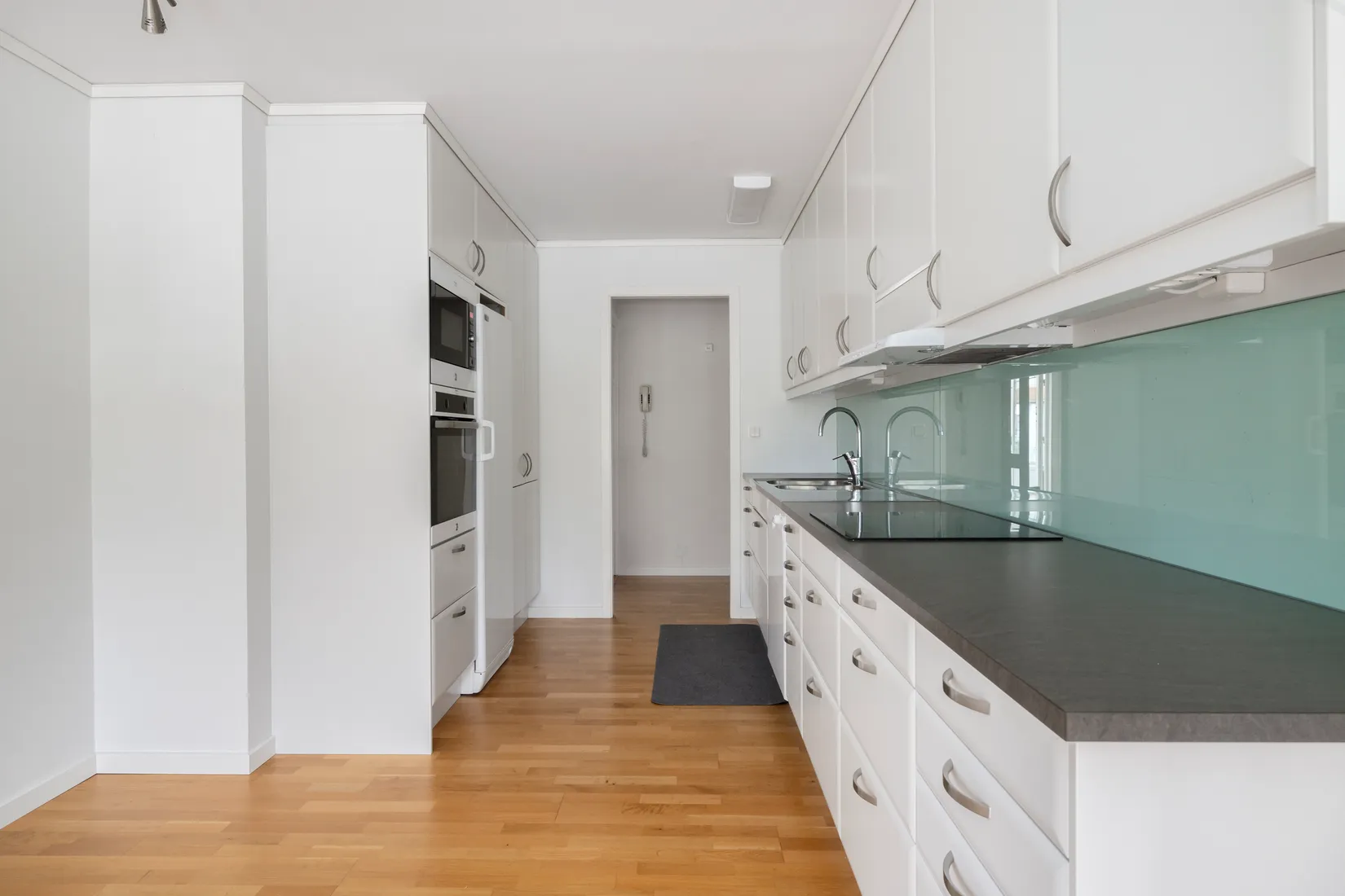Radhus, Solrosvägen 16, Arenberga, Sigtuna