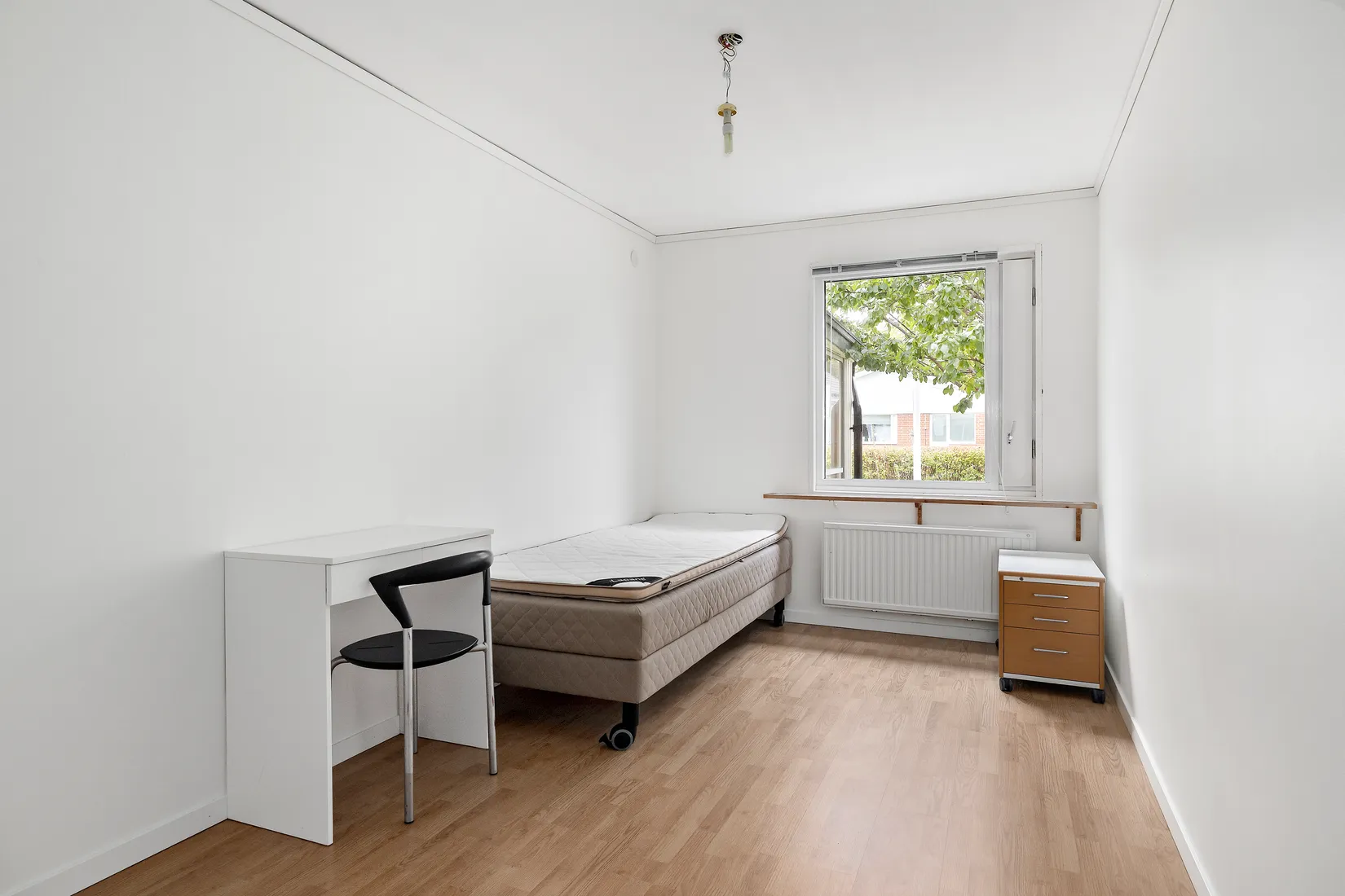 Radhus, Solrosvägen 16, Arenberga, Sigtuna