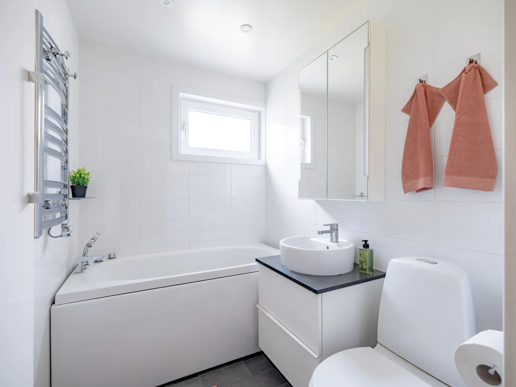 Radhus, Byvägen 29, Ella Gård, Täby