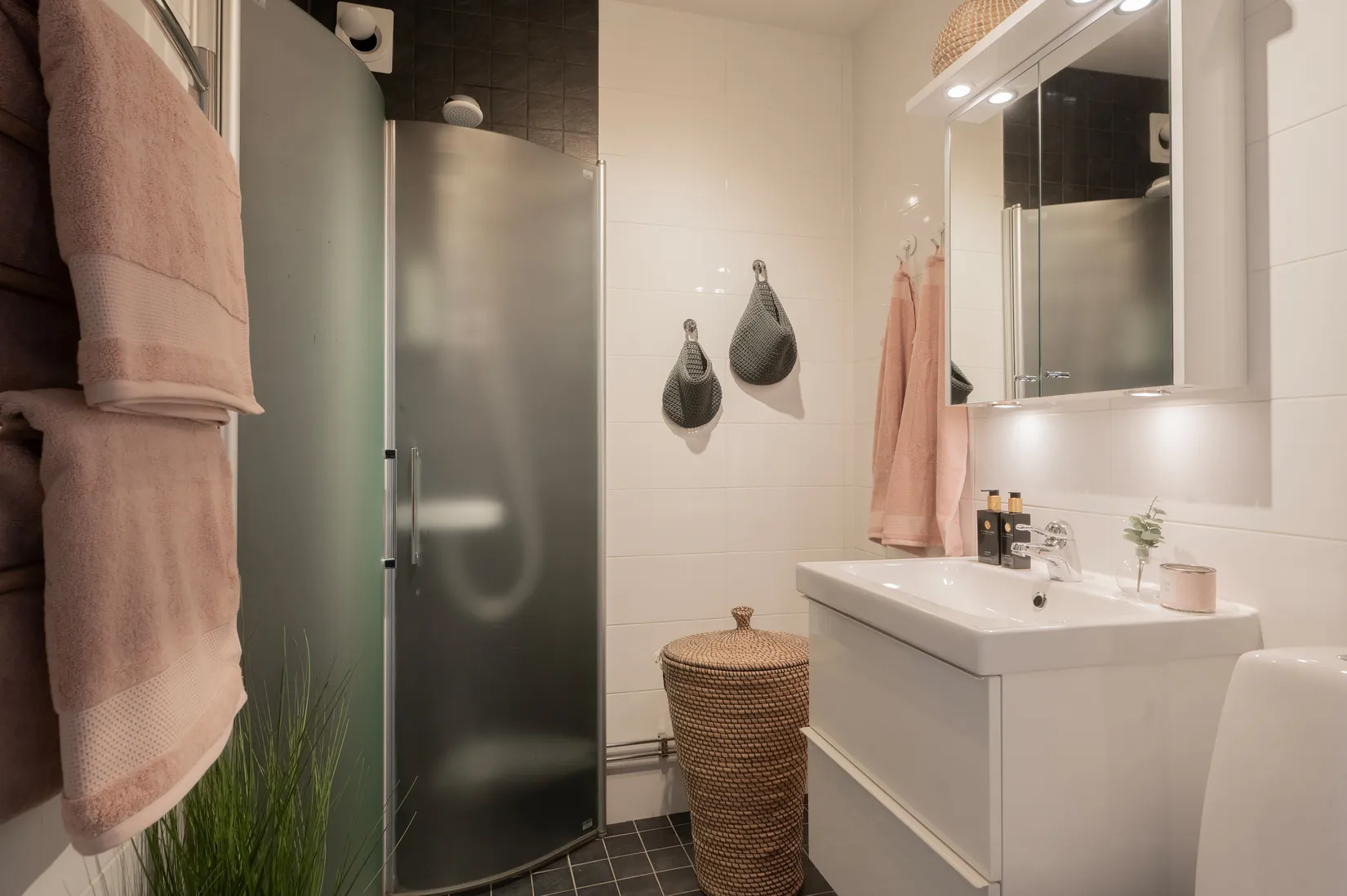 Bostadsrätt, Rådsvägen 5B, Kvarnbergsplan, Huddinge