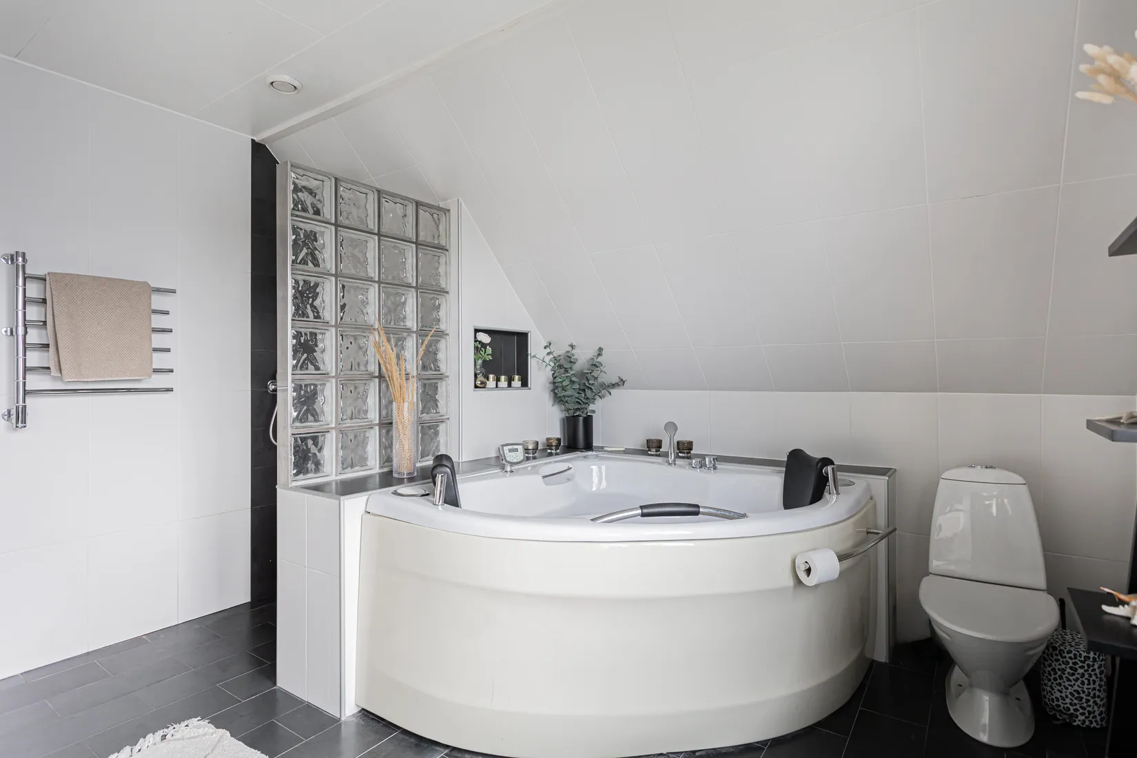 Villa, Höjdnätsvägen 9, Skälby, Västerås