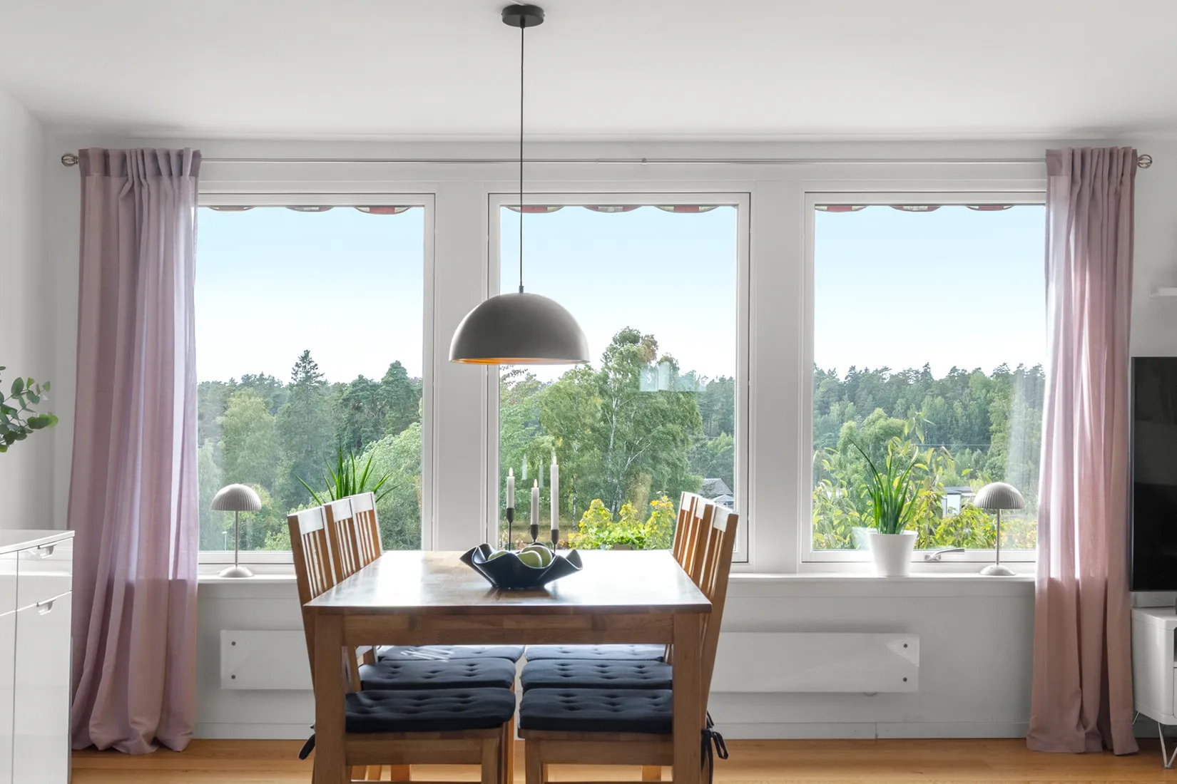 Radhus, Svängstigen 44, Hanviken/Trollbäcken, Tyresö