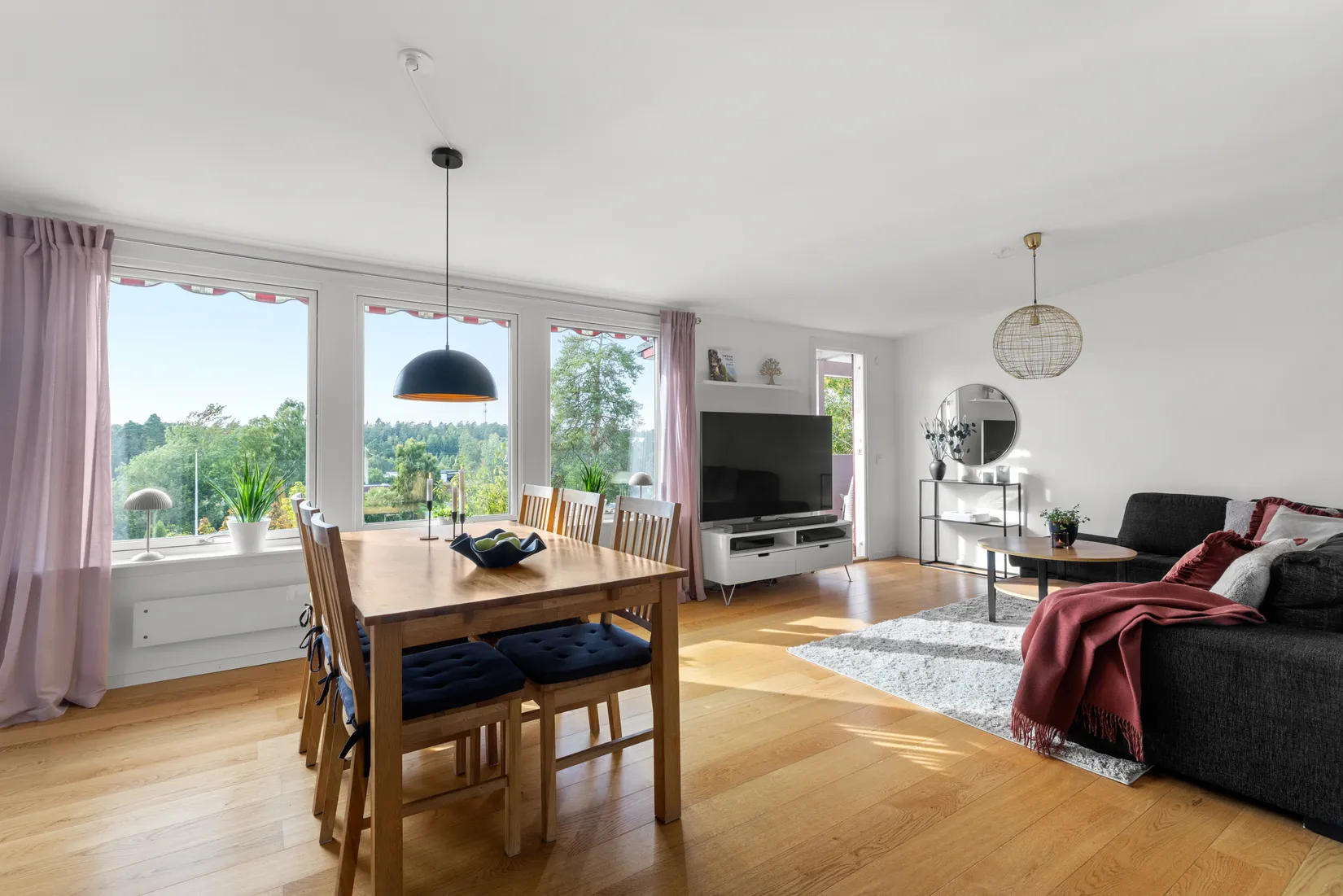 Radhus, Svängstigen 44, Hanviken/Trollbäcken, Tyresö