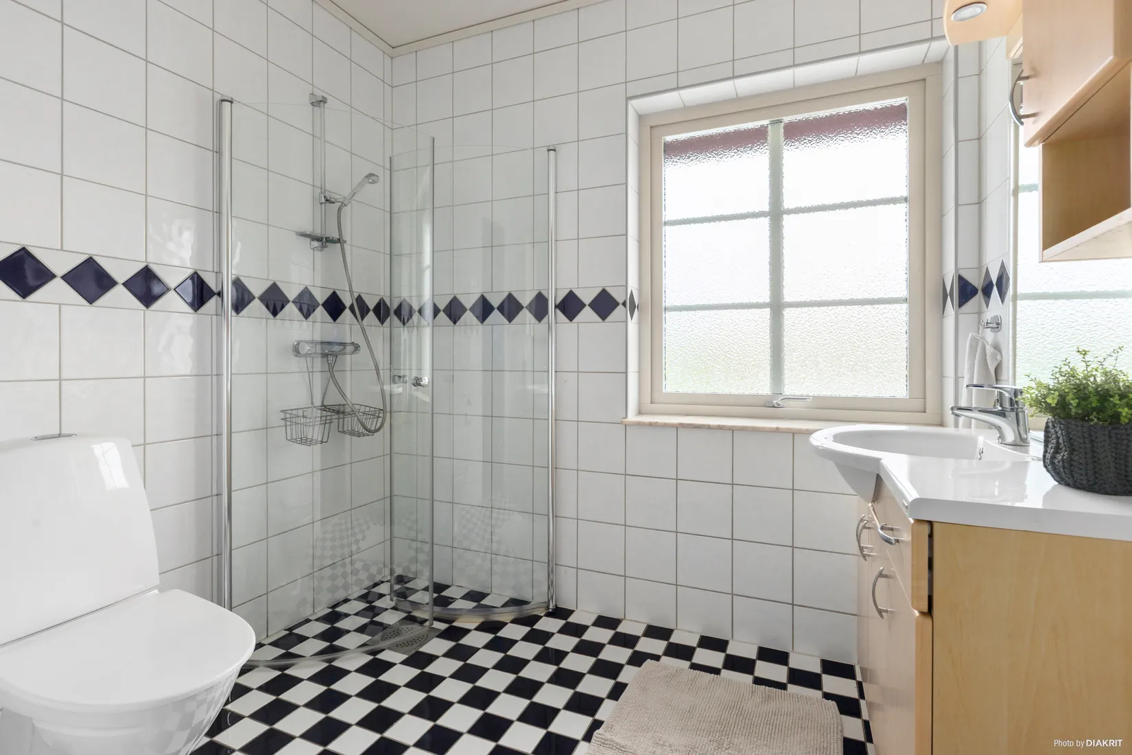 Villa, Ekebyviken 16, Ekeby-Almby, Örebro