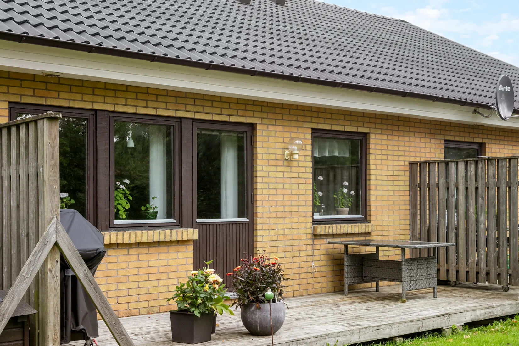 Villa, Valdemars väg 5-7-9, Valinge, Varberg