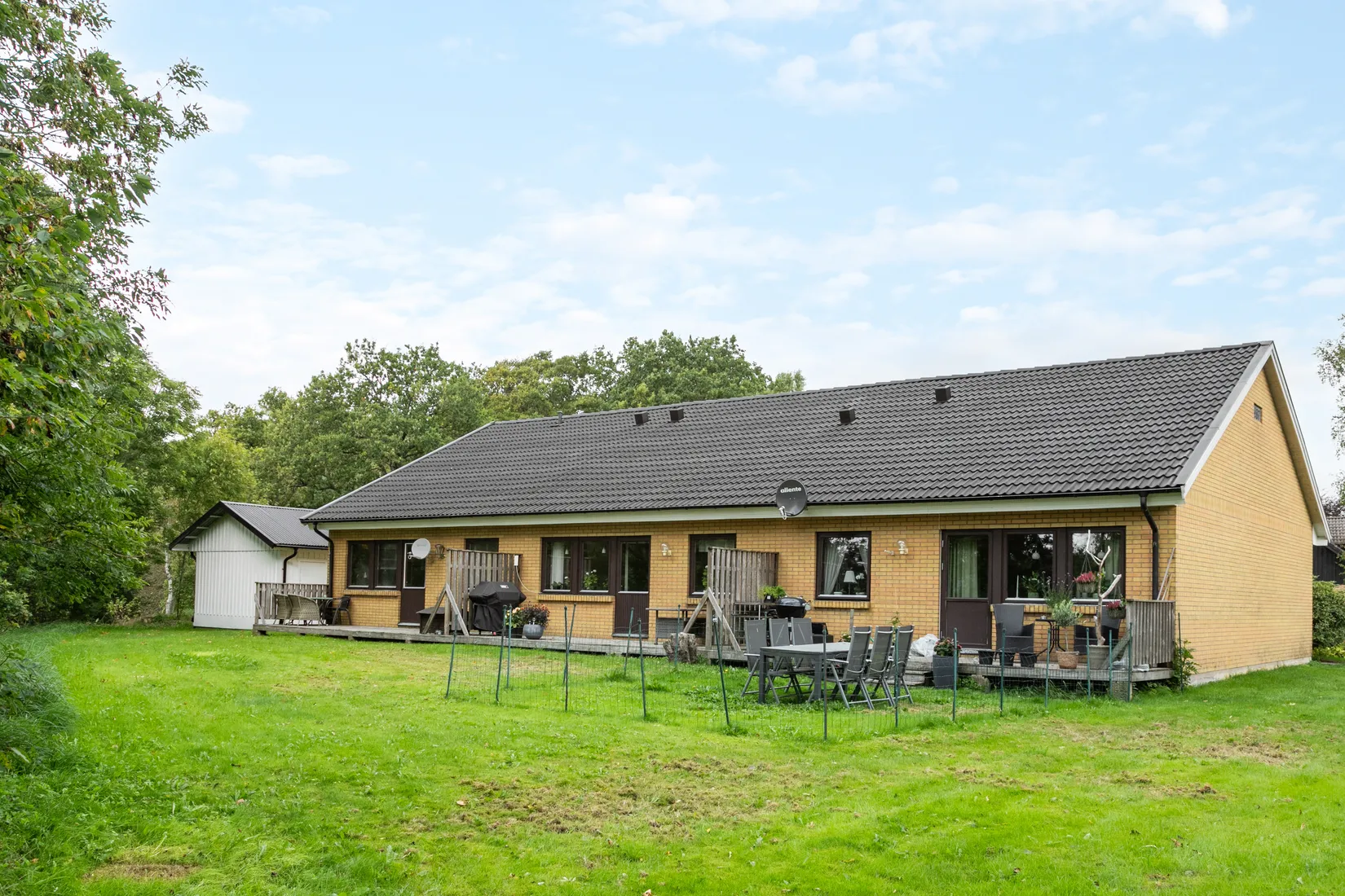 Villa, Valdemars väg 5-7-9, Valinge, Varberg