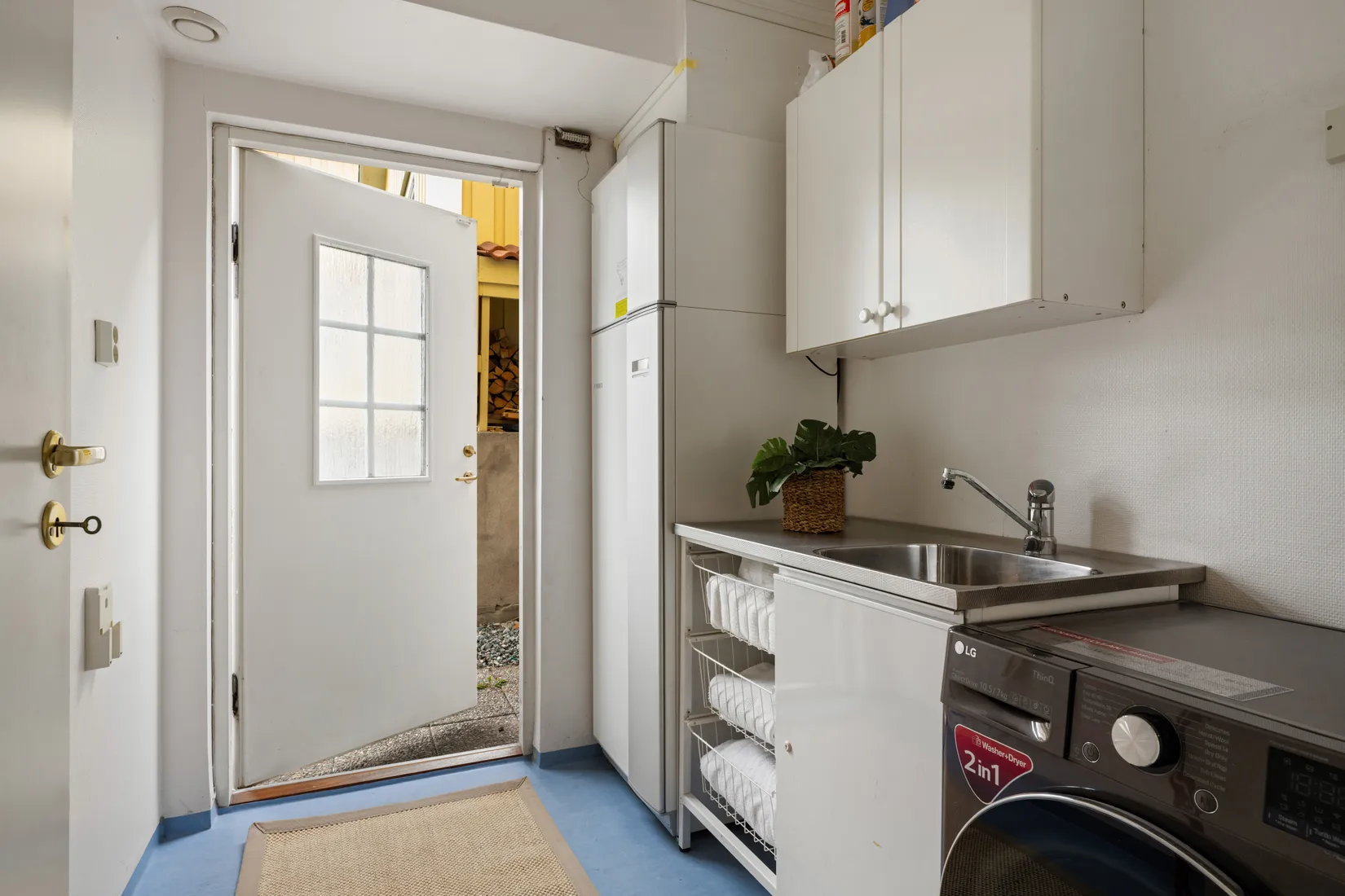 Radhus, Lansenvägen 11, Gribbylund, Täby