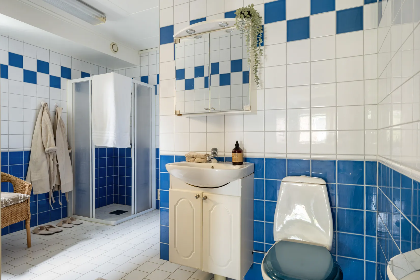 Radhus, Lansenvägen 11, Gribbylund, Täby