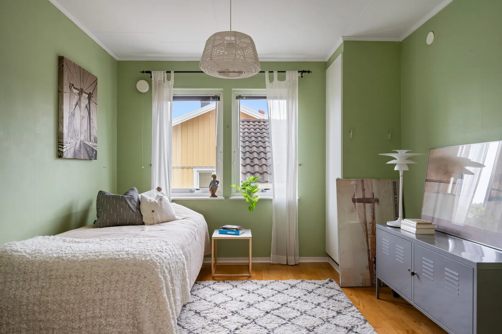 Radhus, Lansenvägen 11, Gribbylund, Täby