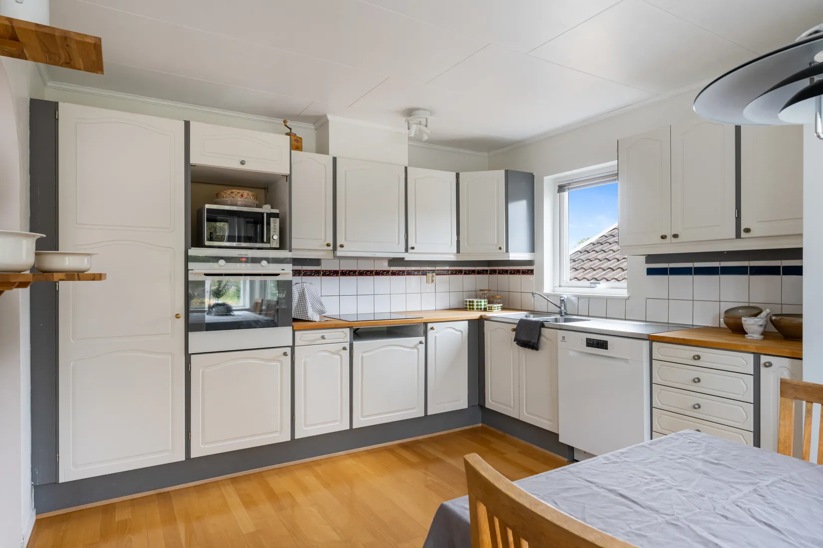 Radhus, Lansenvägen 11, Gribbylund, Täby
