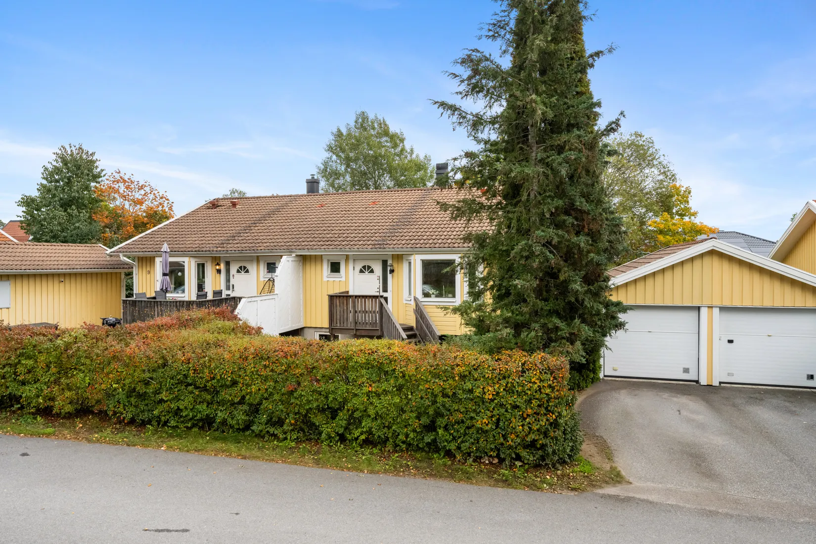 Radhus, Lansenvägen 11, Gribbylund, Täby