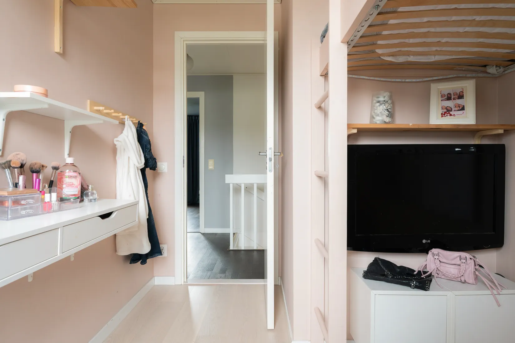 Radhus, Gyllenvägen 9, Charlottendal, Värmdö