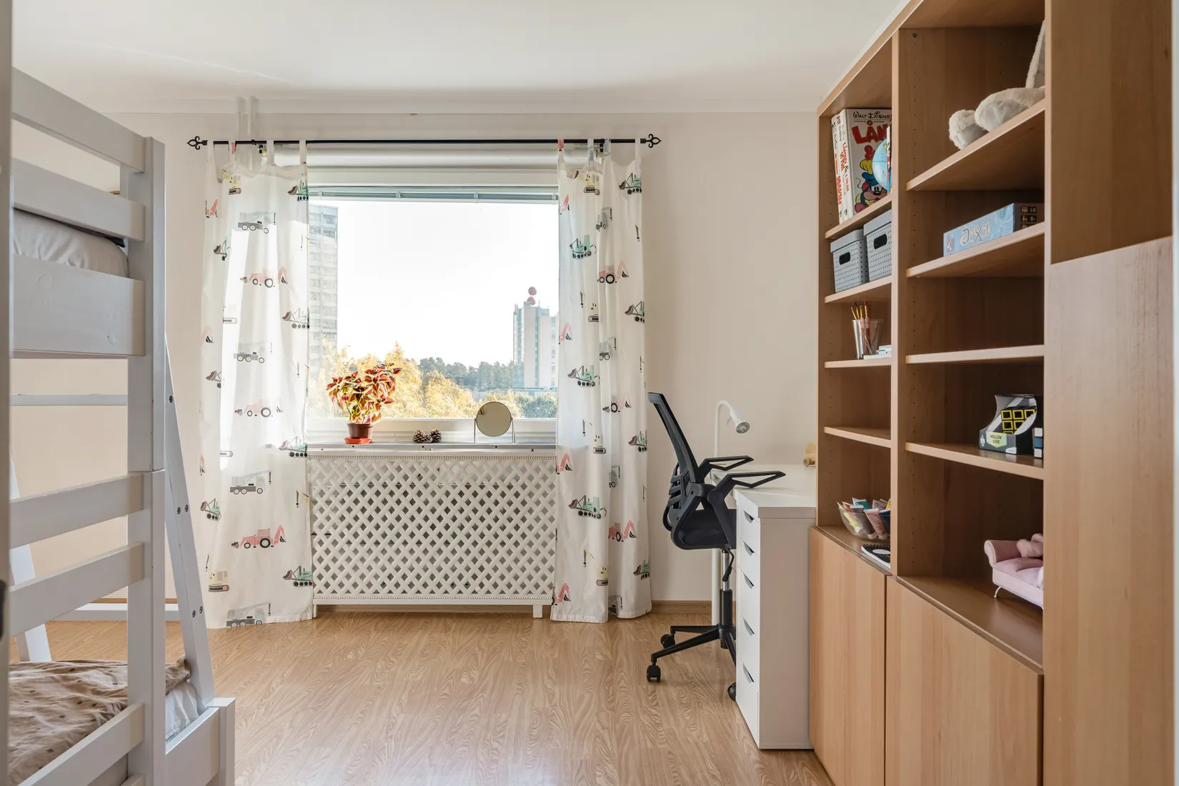 Bostadsrätt, ÅKERBYVÄGEN 88, Täby centrum - storstugan, Täby