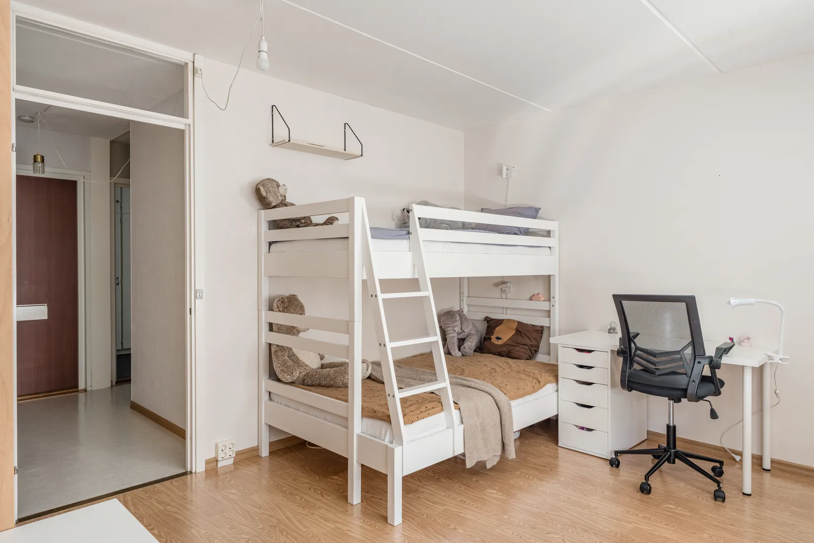 Bostadsrätt, ÅKERBYVÄGEN 88, Täby centrum - storstugan, Täby