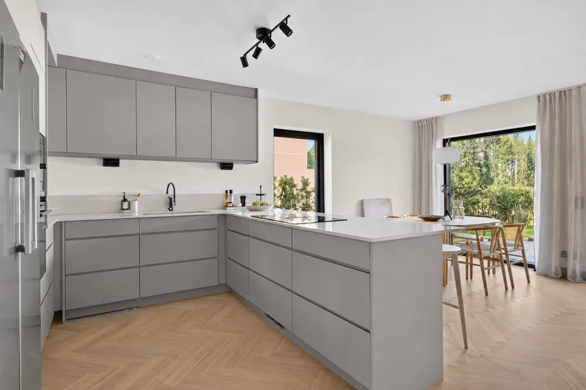 Radhus, Lekevivägen 18, 20, 22, 24, Dala, Mariestad