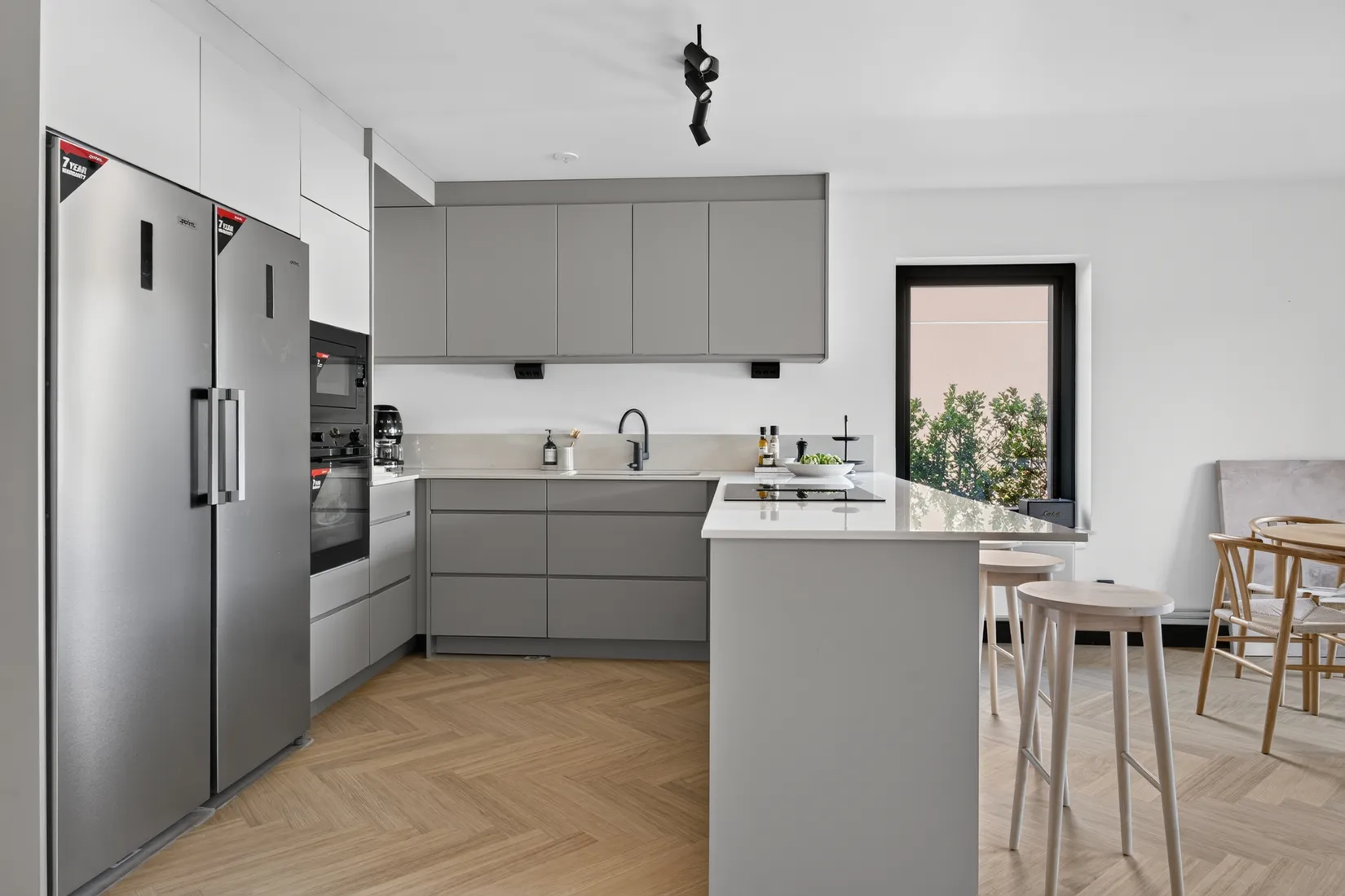 Radhus, Lekevivägen 18, 20, 22, 24, Dala, Mariestad