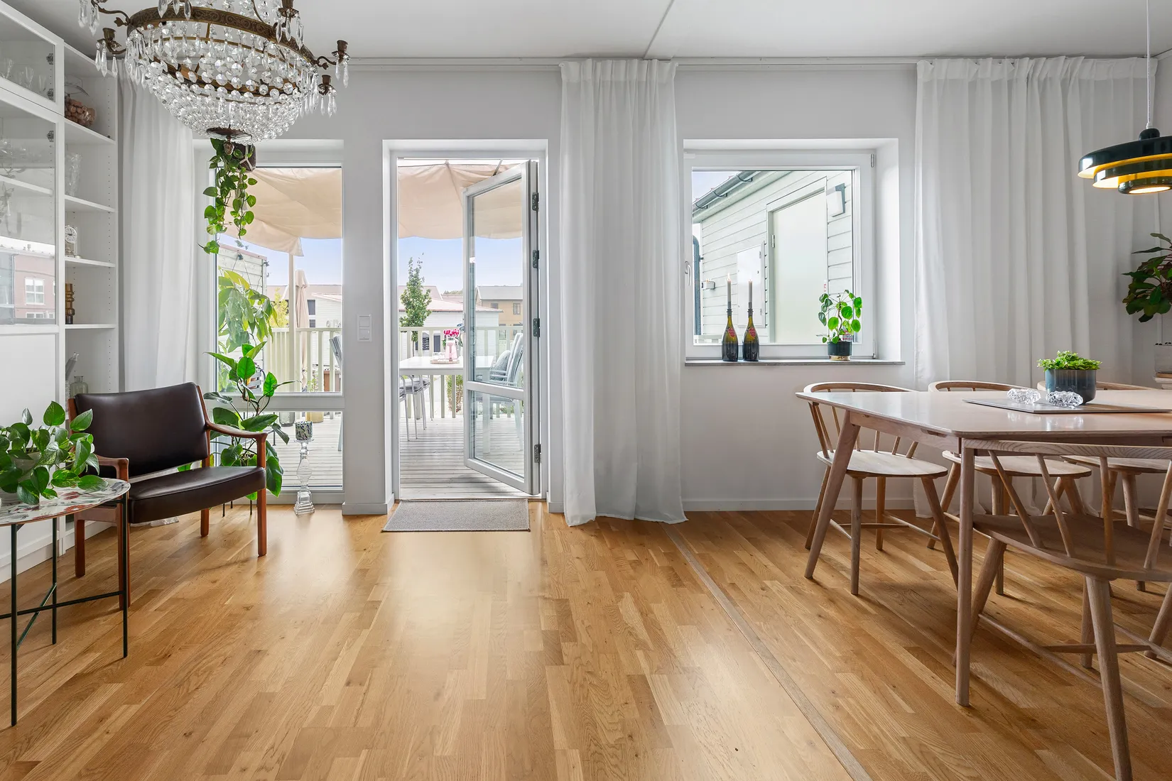 Radhus, Älvsundavägen 48, Eds Allé/Runby, Upplands Väsby