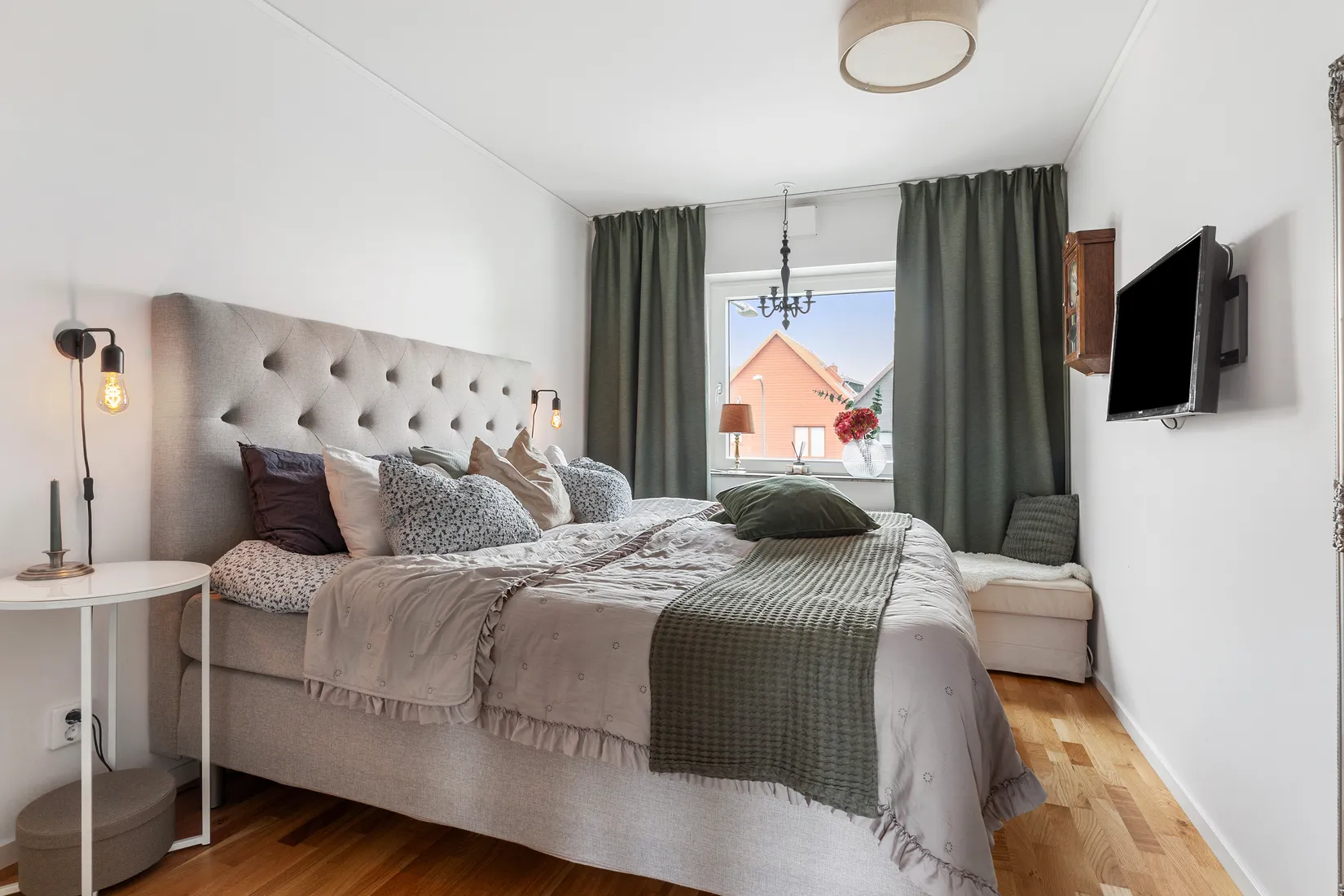 Radhus, Älvsundavägen 48, Eds Allé/Runby, Upplands Väsby