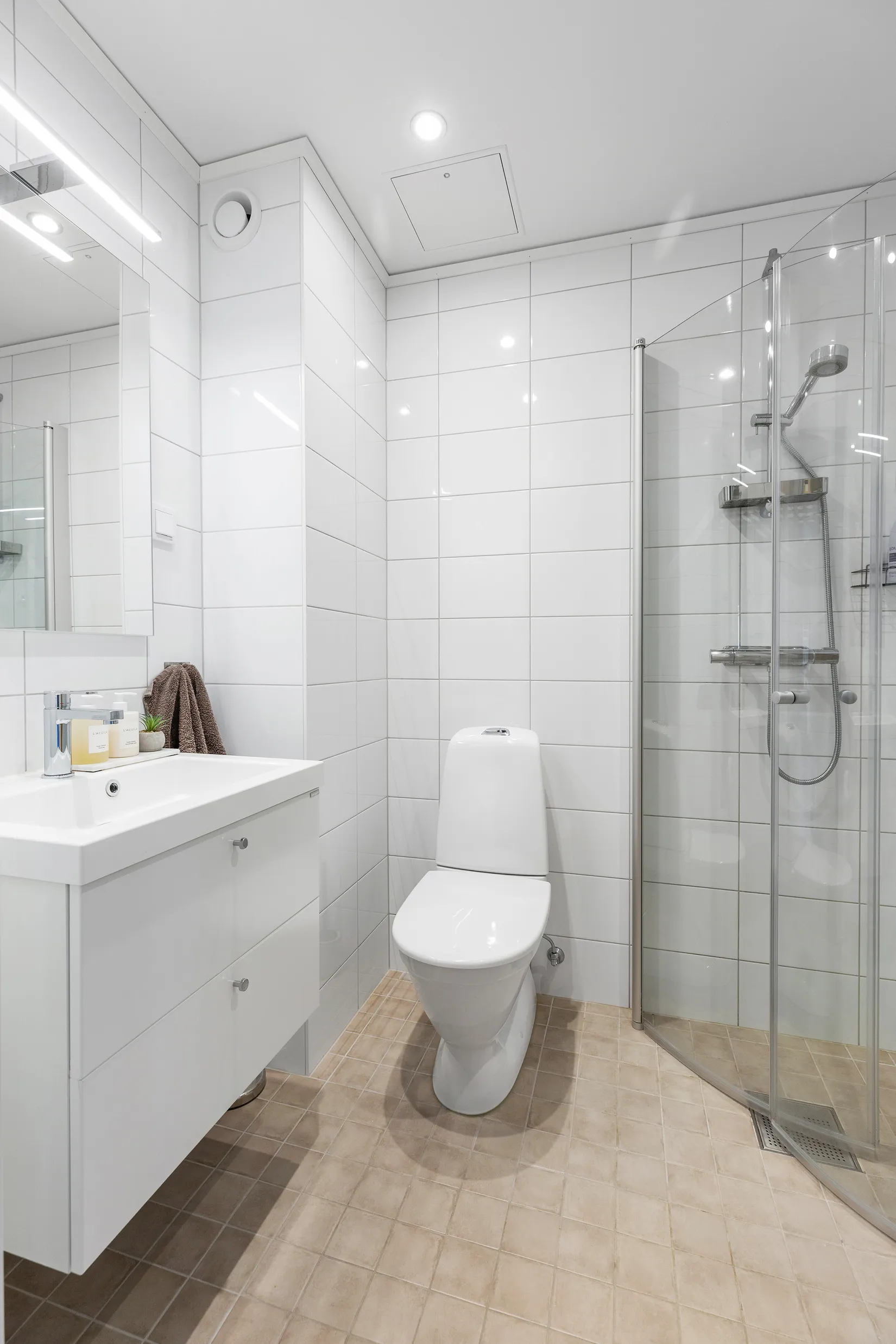 Radhus, Älvsundavägen 48, Eds Allé/Runby, Upplands Väsby