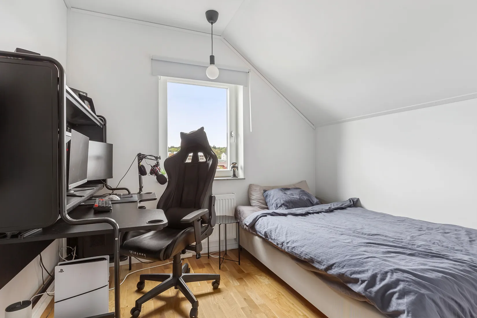 Radhus, Älvsundavägen 48, Eds Allé/Runby, Upplands Väsby
