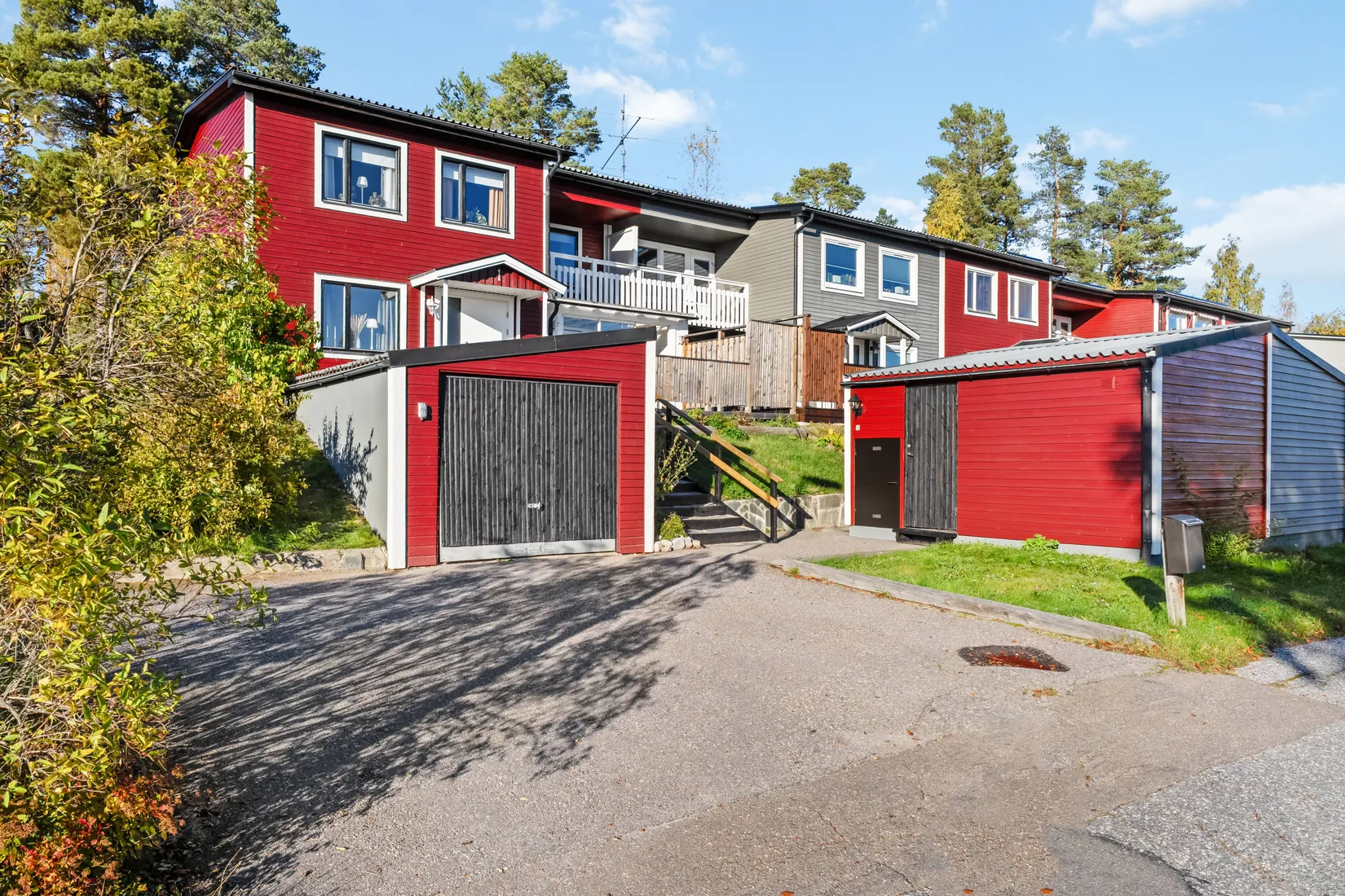Radhus, Logevägen 1, Klockarberget, Sundsvall