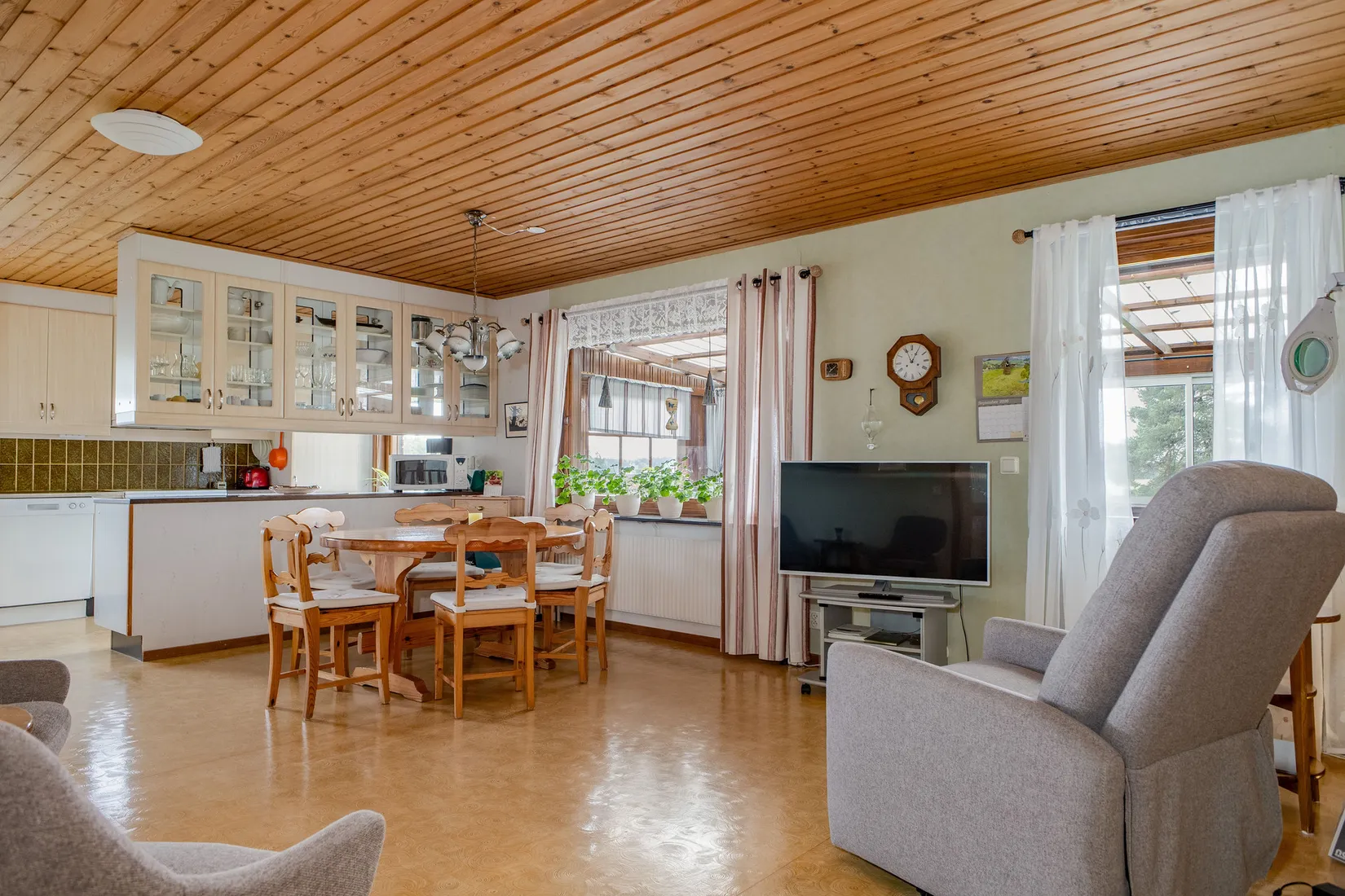 Villa, Busta 14, Odensvi, Köping