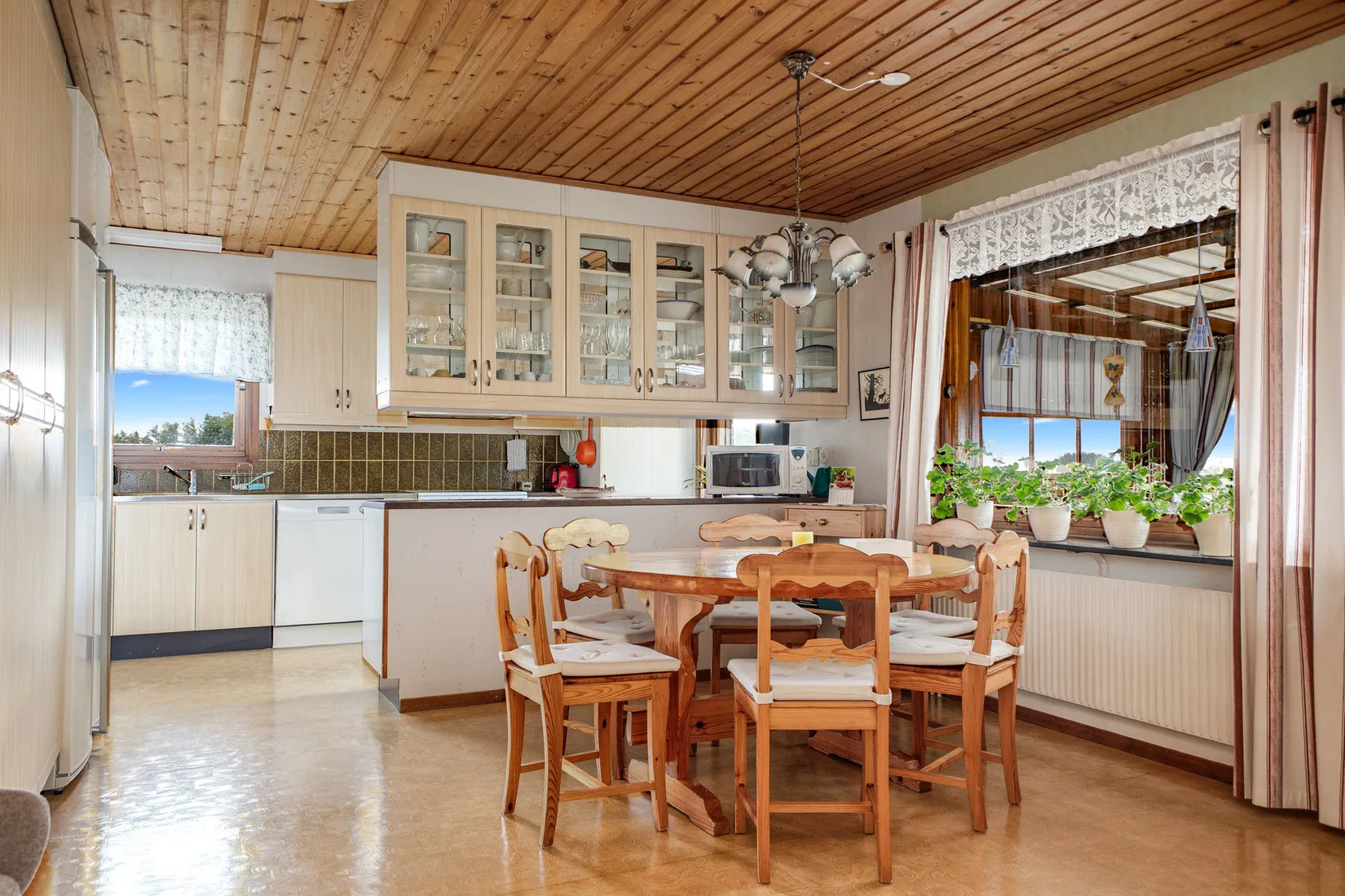 Villa, Busta 14, Odensvi, Köping
