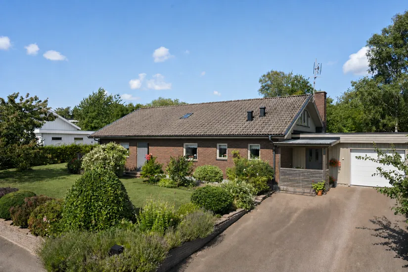 Villa, Enebackevägen 2, Tröingeberg, Falkenberg