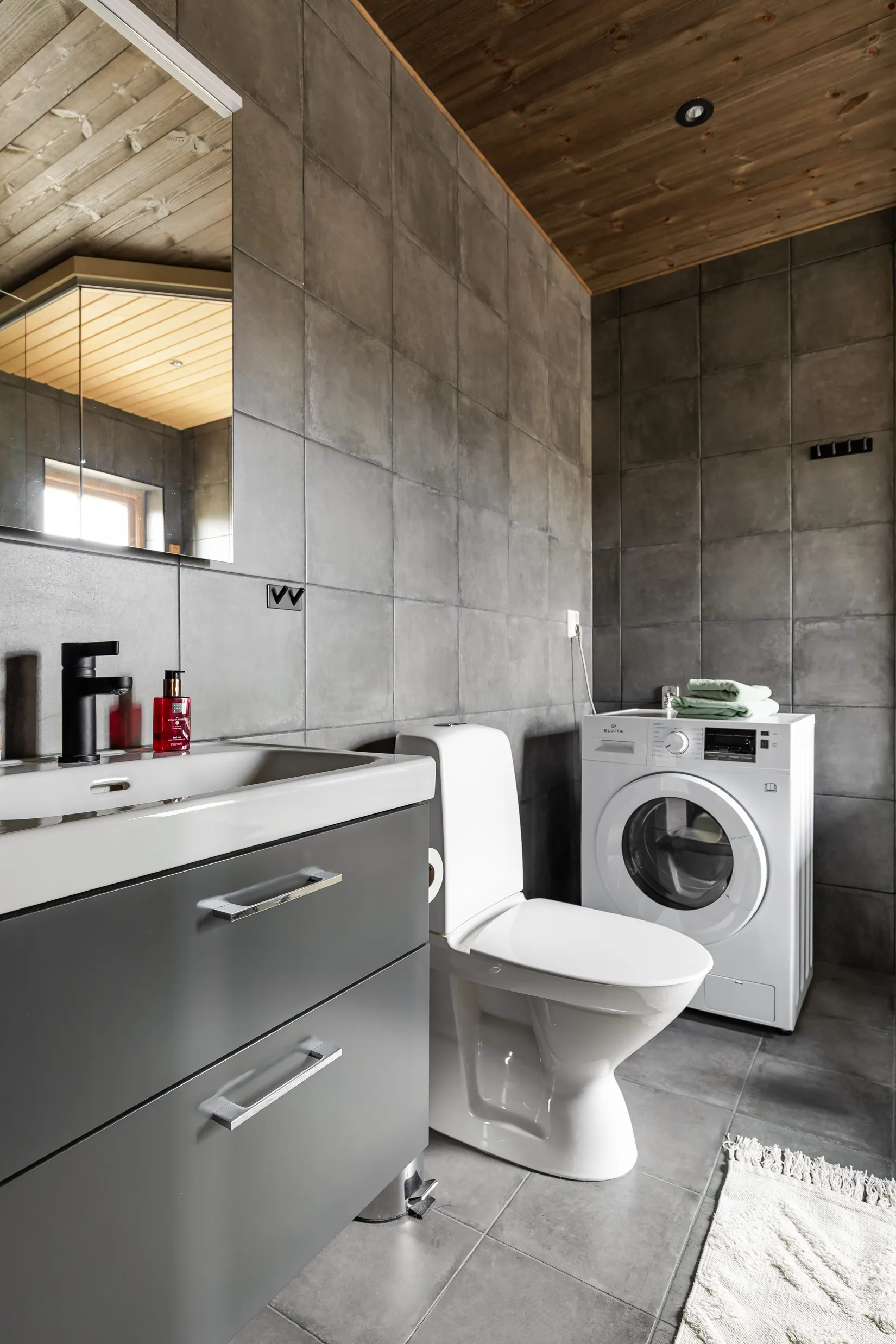 Radhus, Merakvägen 12B, Berg