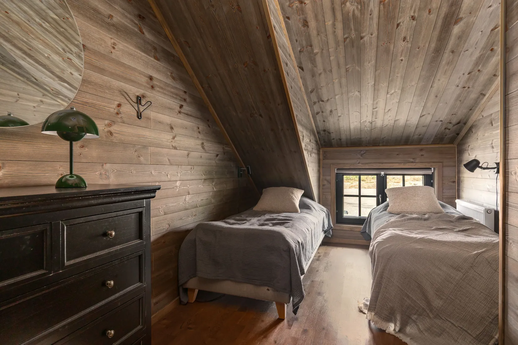 Radhus, Merakvägen 12B, Berg