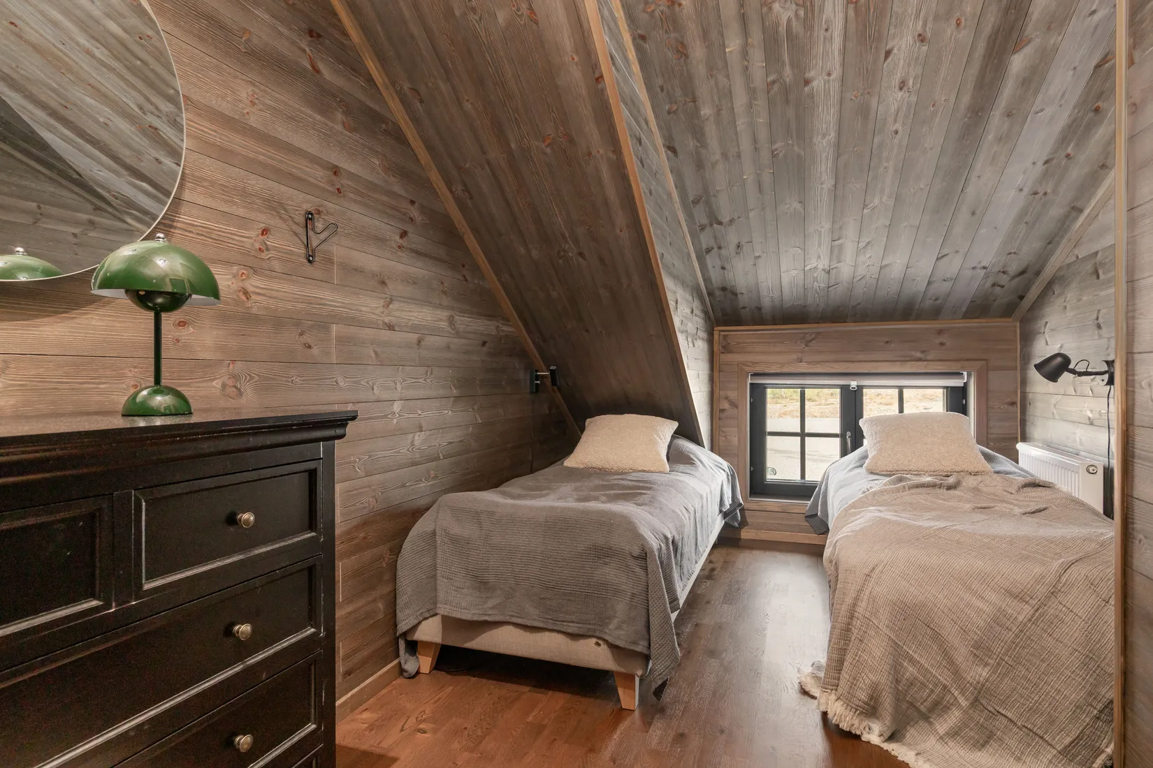 Radhus, Merakvägen 12B, Berg
