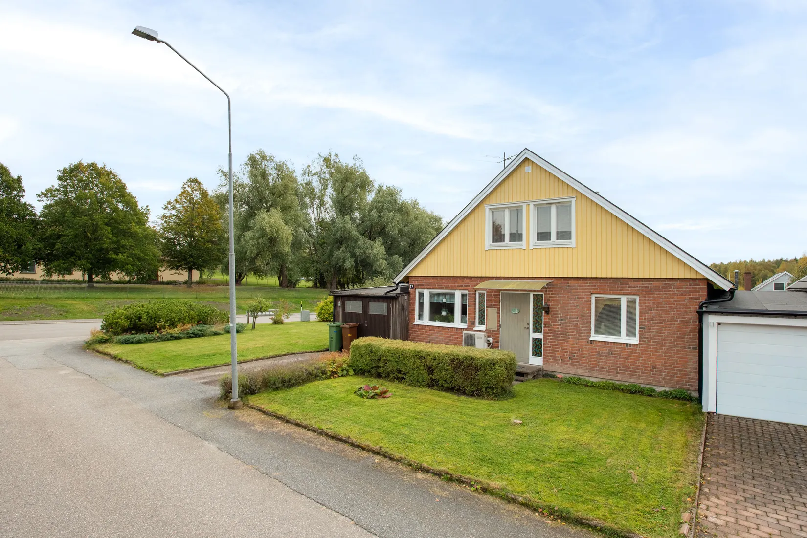 Villa, Ölmbrovägen 17, Ölmbrotorp, Örebro