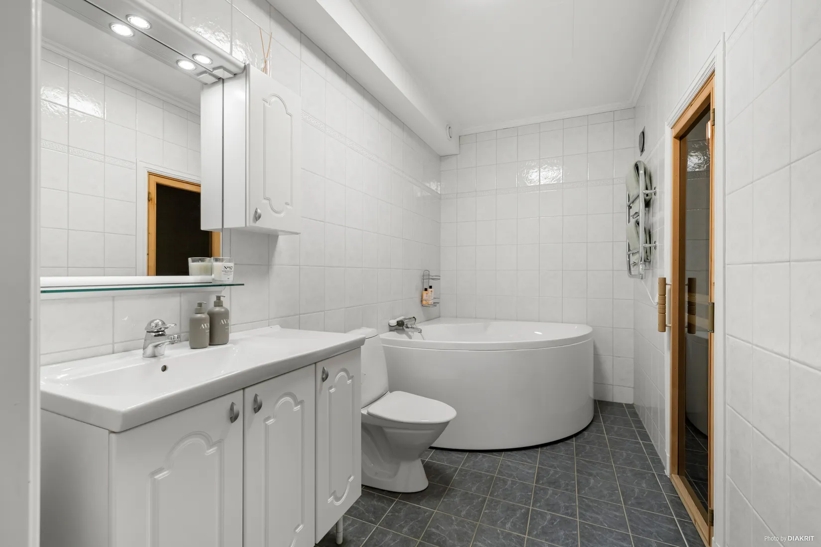 Radhus, Reduttvägen 72, Gribbylund, Täby