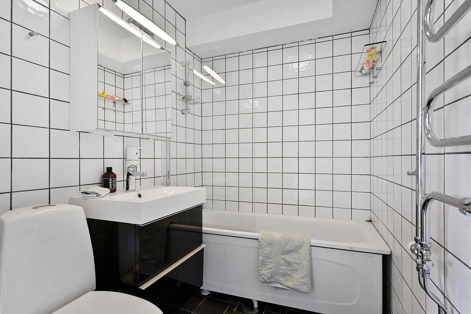 Radhus, Ulrika Jansdotters väg 26, Ekerö