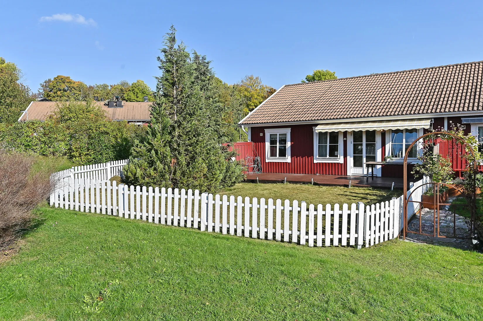 Radhus, Skepparns väg 15, Kungsberga, Ekerö
